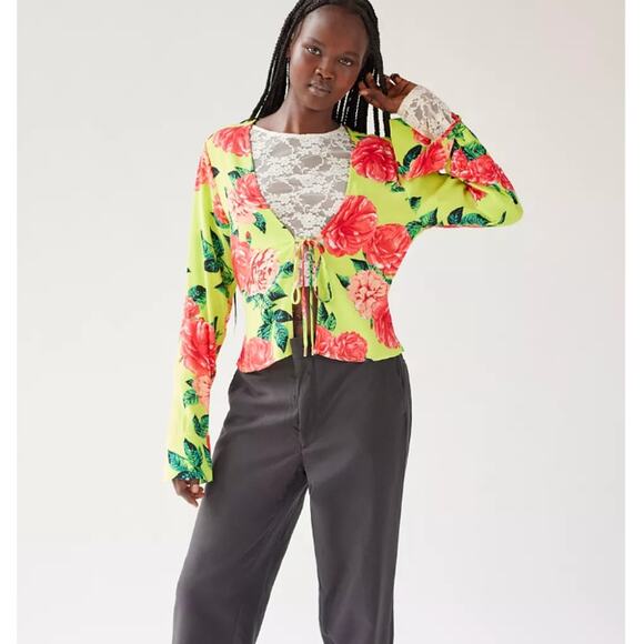 Urban Outfitters AFRM Yamila Printed Flyaway Top Small Floral Multi NWT - Picture 7 of 9